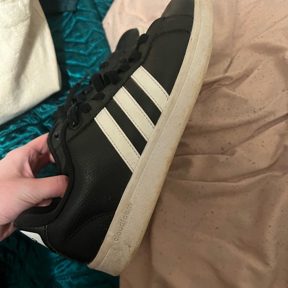 Adidas shoes - Picture 4 of 4